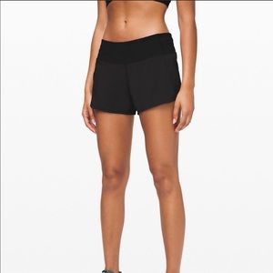 Lululemon black run times short size 6
